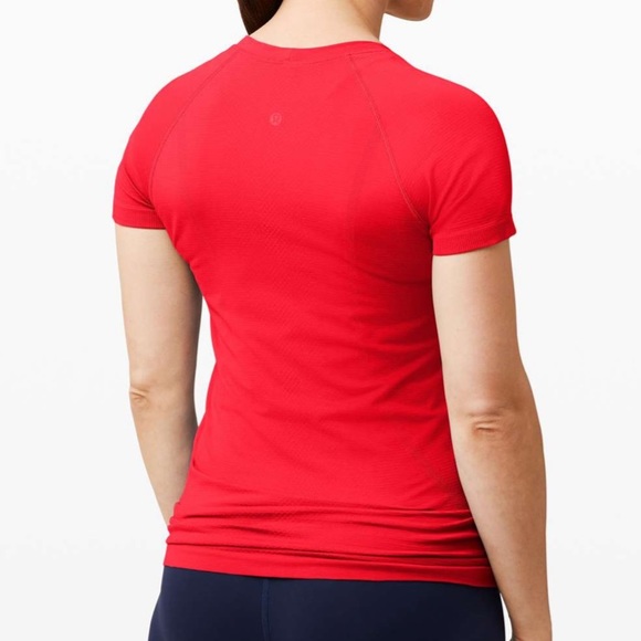 Lululemon Swiftly Tech Short Sleeve 2.0 Carnation Red Size 6 Sz 6 - Picture 2 of 3